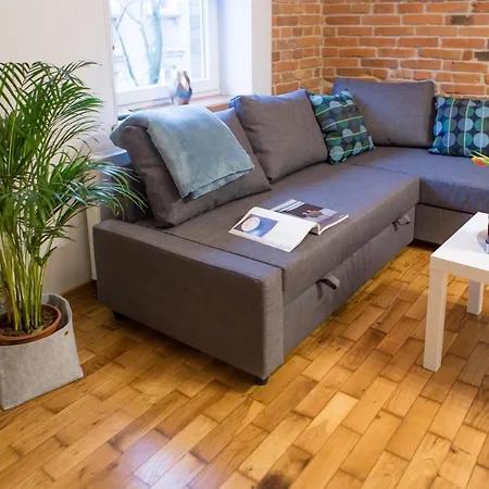 Perfect Location In Old Town, Train Station 2 Min! Apartment *