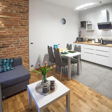 Apartment Perfect Location In Old Town, Train Station 2 Min!